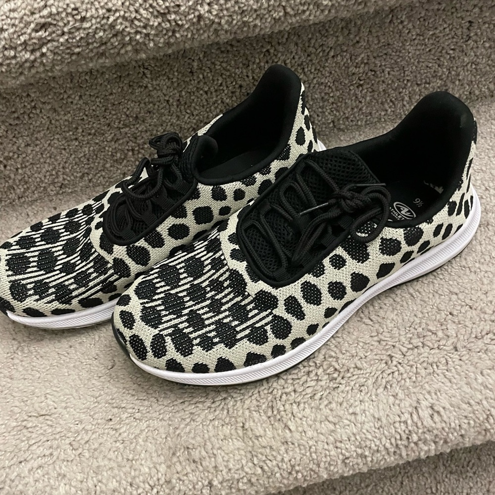 Like new women’s shoes